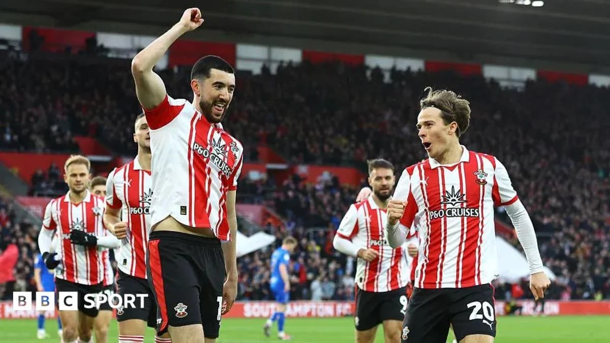 Jugadores de Southampton celebrando un gol en el estadio