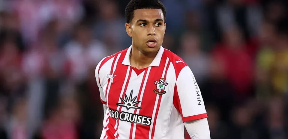 Jugador de Southampton en acción durante el partido