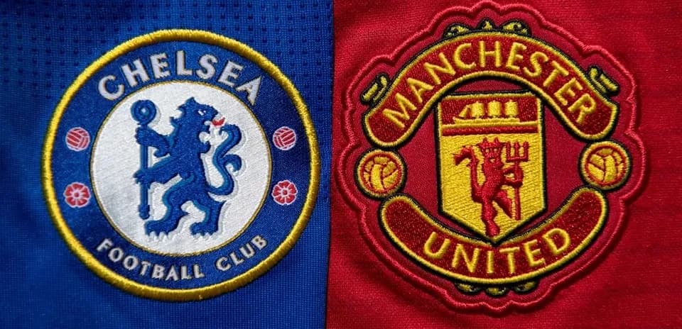 Escudos de Chelsea y Manchester United juntos
