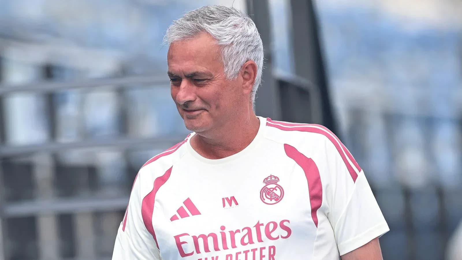 Entrenador de Real Madrid en sesión de entrenamiento