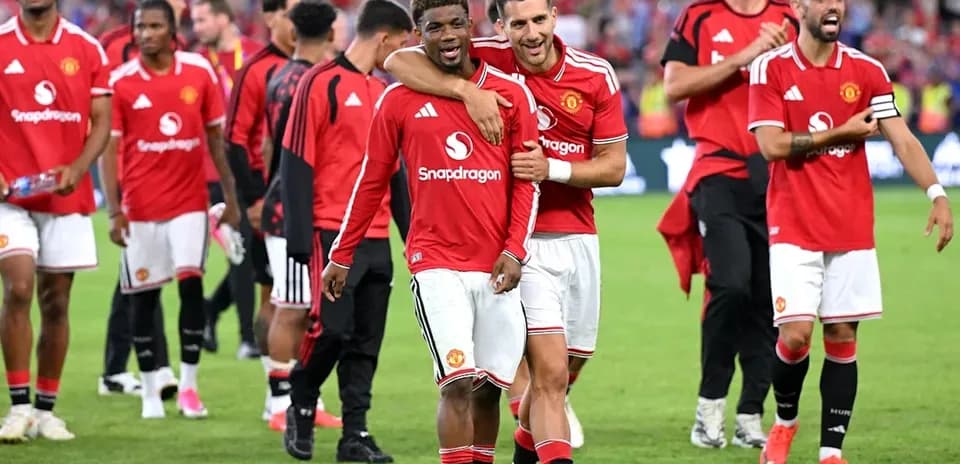 Jugadores de Manchester United celebrando tras el partido