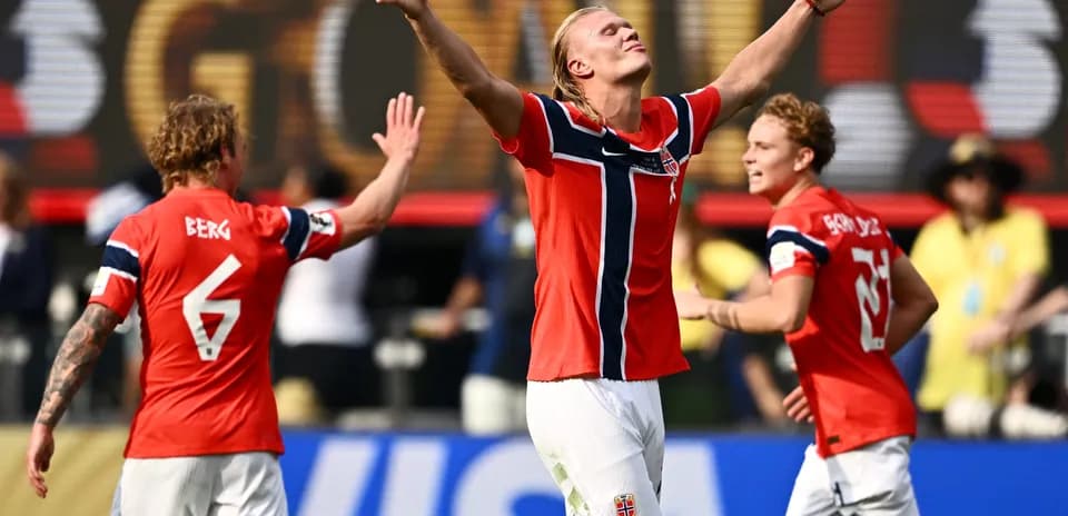Jugadores de Noruega celebrando un gol