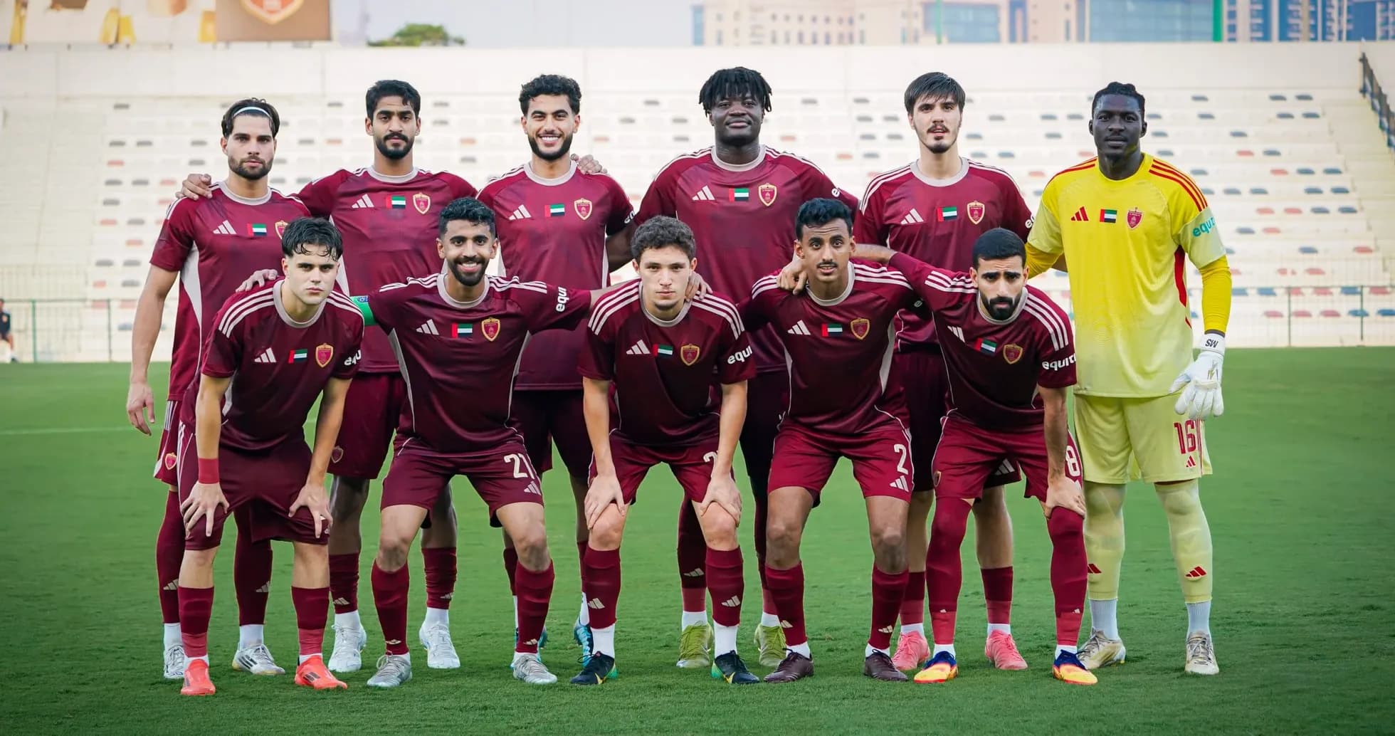 Equipo Al Wahda U23 posando para la foto