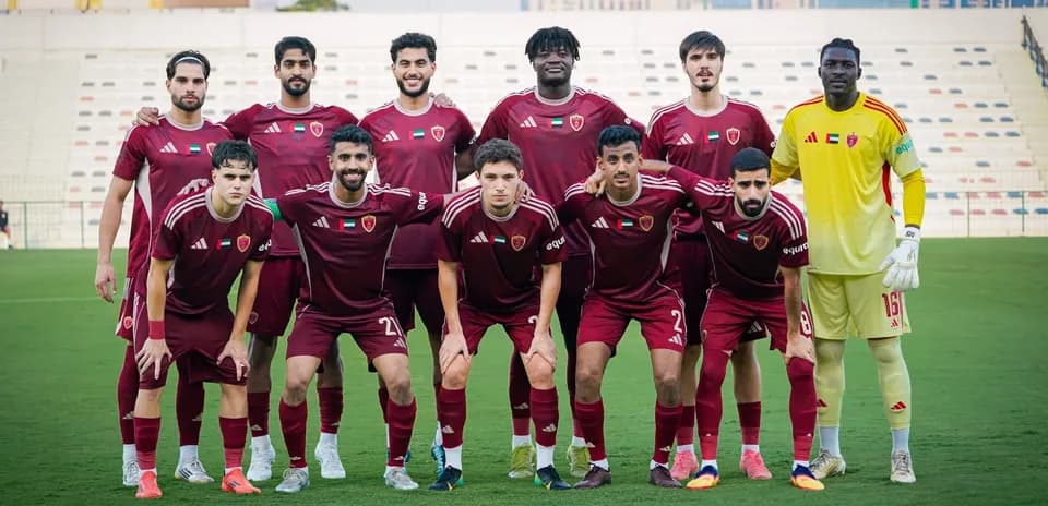 Equipo Al Wahda U23 posando para la foto