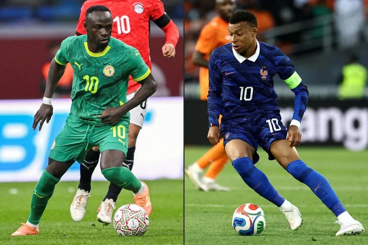 Sadio Mané y Kylian Mbappé en acción