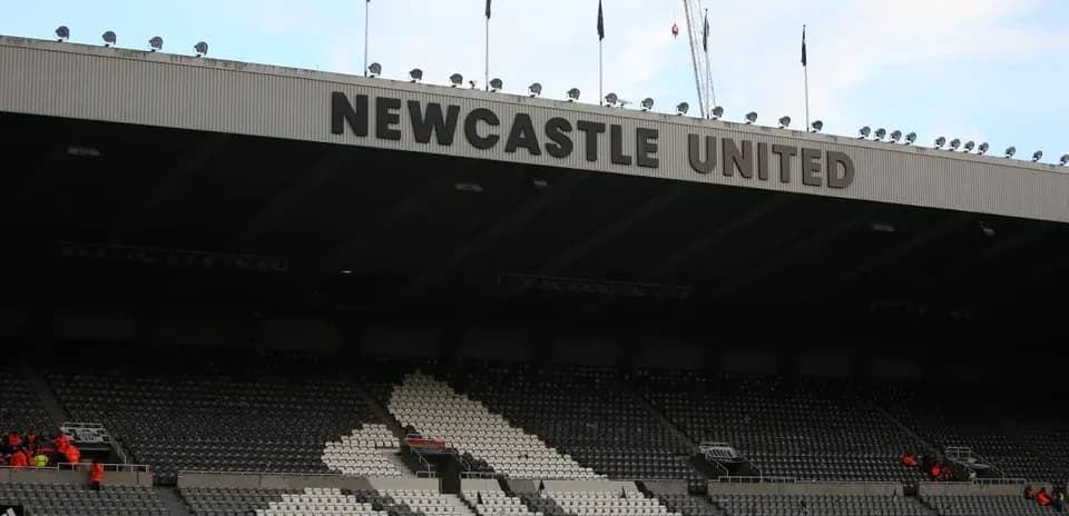 Estadio de Newcastle United con asientos vacíos