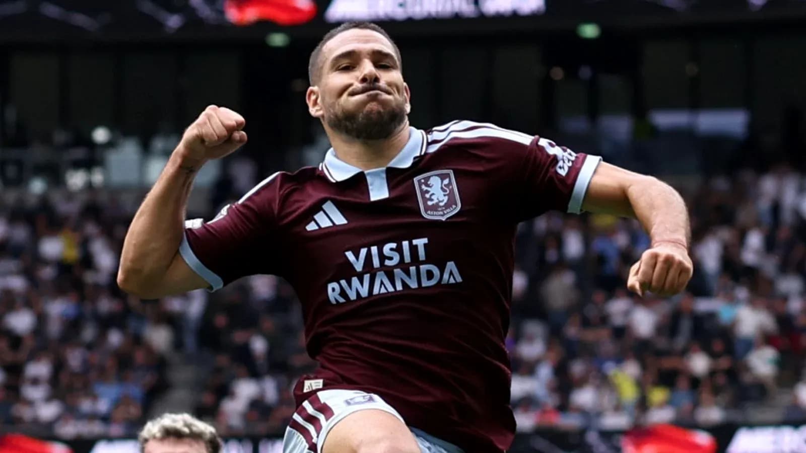 Jugador de Aston Villa celebrando un gol
