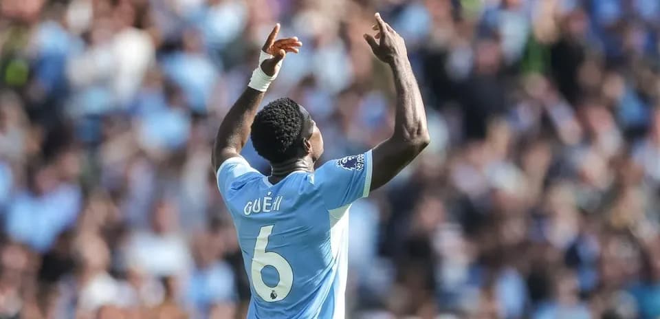 Jugador levantando las manos en celebración
