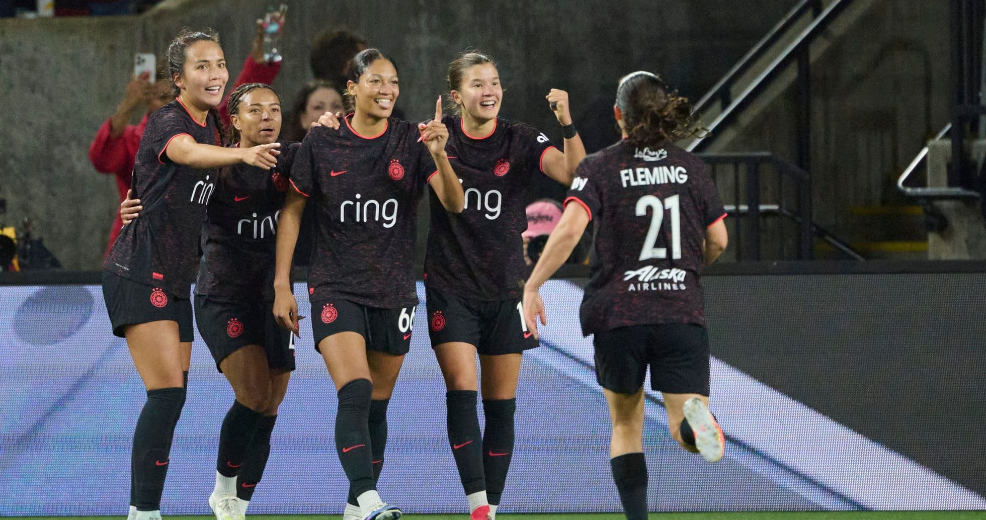 Jugadoras del Portland Thorns celebrando un gol