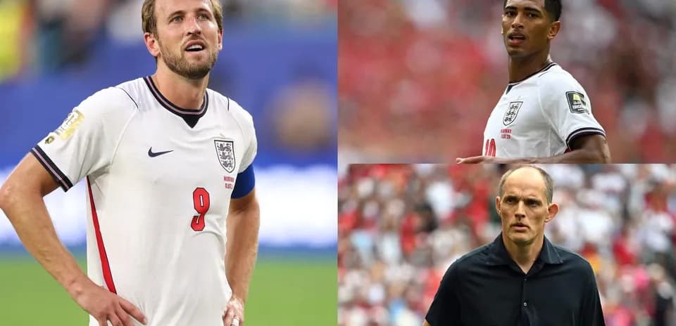 Jugadores de Inglaterra y entrenador en partido