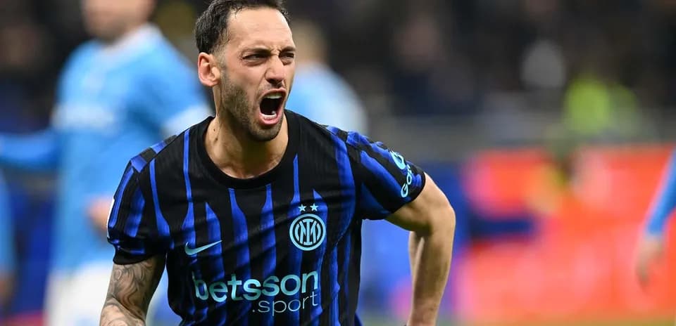 Jugador de Inter celebrando un gol contra Napoli