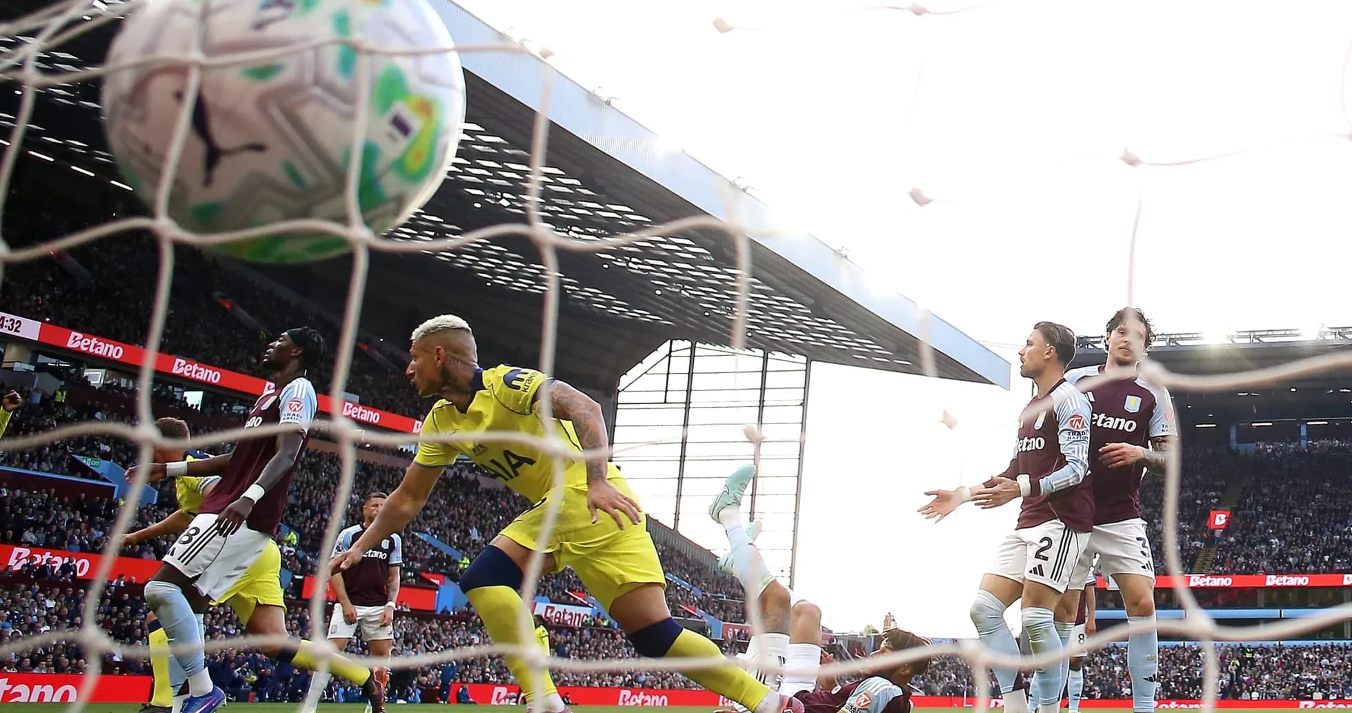 Gol de Tottenham contra Aston Villa en 2026