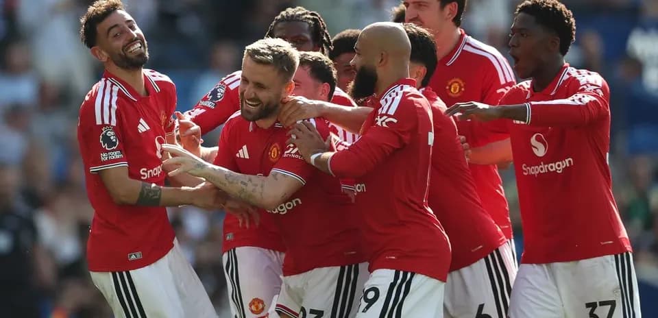 Jugadores de Manchester United celebrando un gol