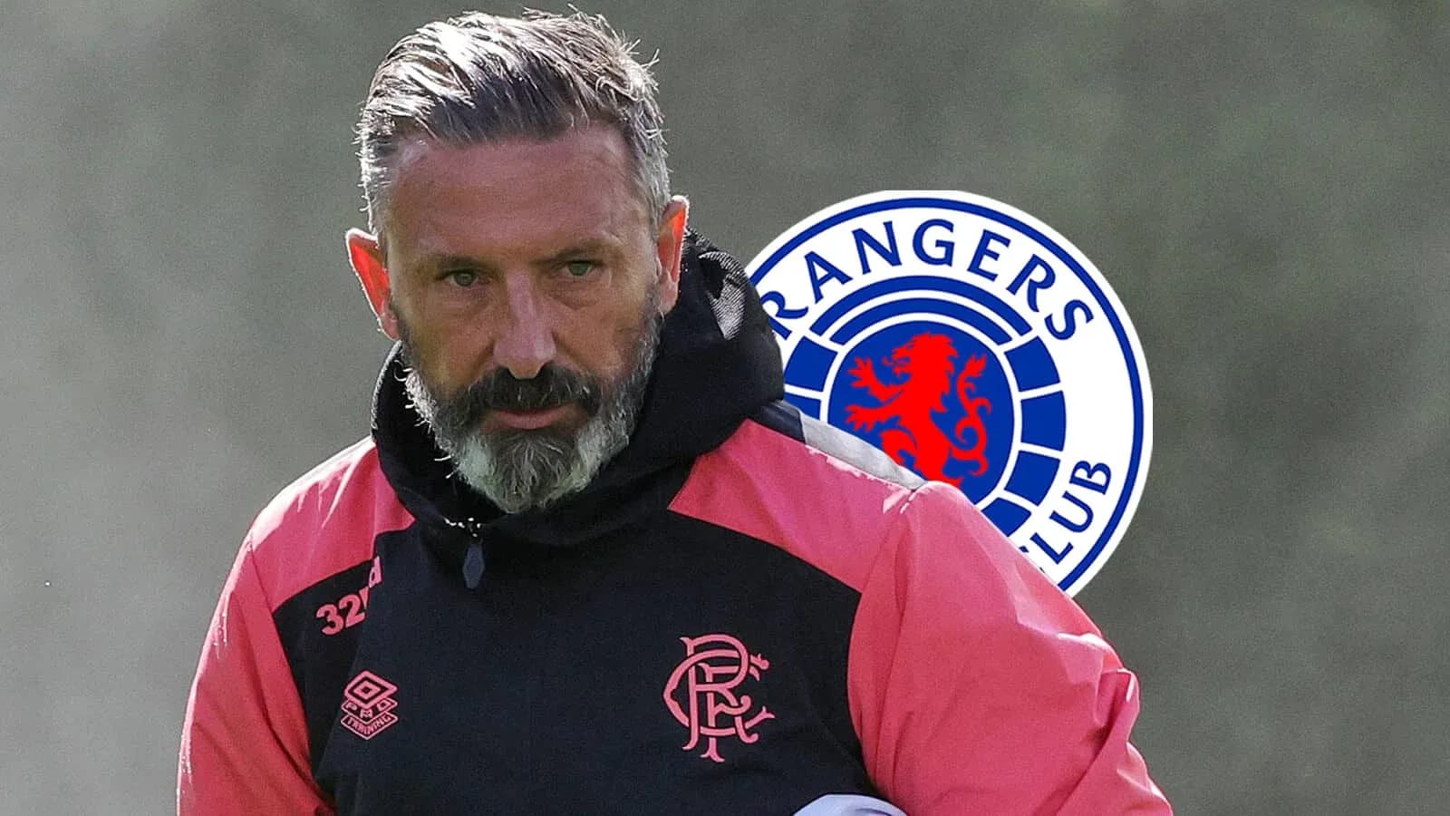 Entrenador de Rangers durante una sesión de entrenamiento