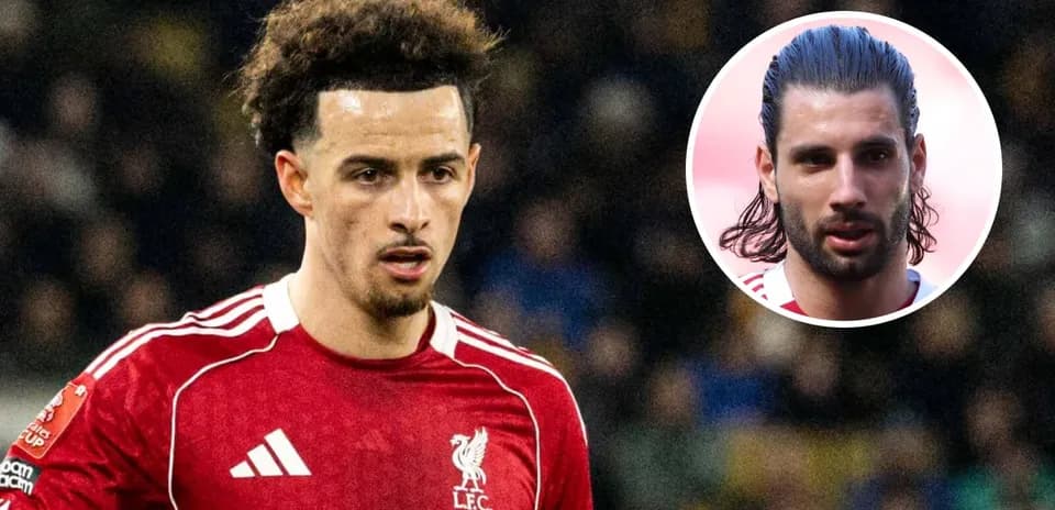 Jugador de Liverpool en acción durante un partido