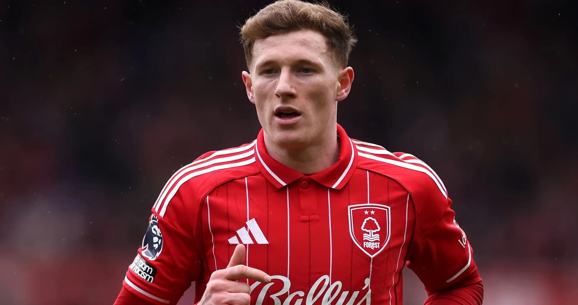 Jugador de Nottingham Forest en acción durante un partido