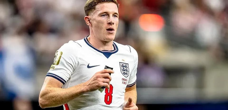 Jugador de Inglaterra corriendo durante el partido