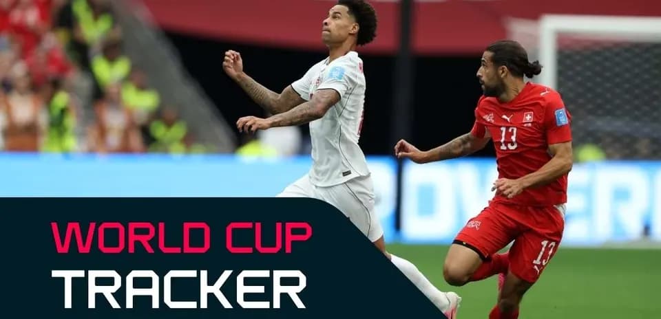 Jugador recibe el balón en partido de la Copa del Mundo