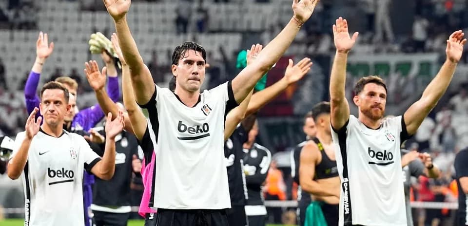 Jugadores de Beşiktaş celebrando tras el partido