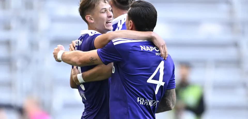 Jugadores de Anderlecht celebrando un gol