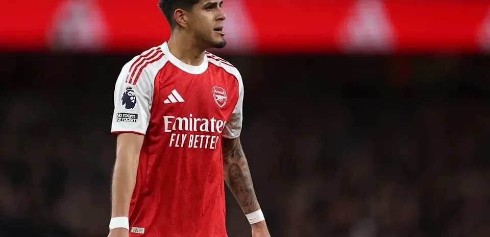 Jugador de Arsenal en acción durante el partido