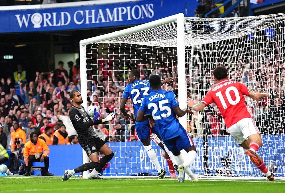 Gol de Nottingham Forest contra Chelsea