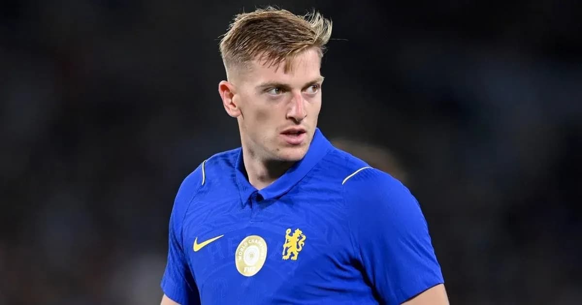 Jugador de Chelsea en campo durante calentamiento