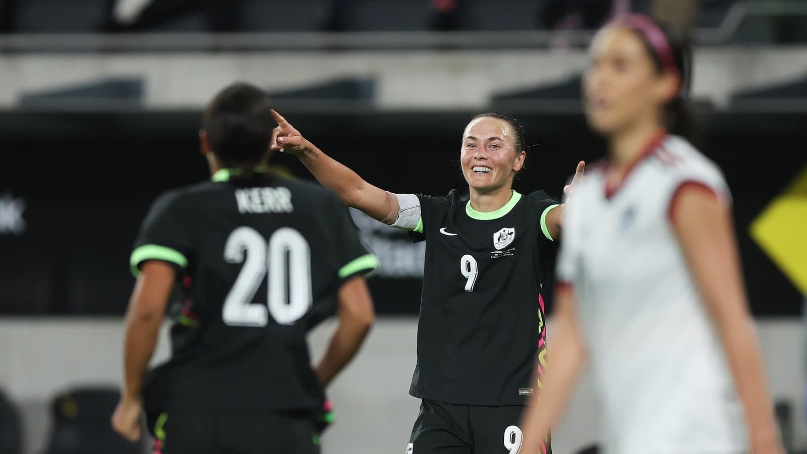 Jugadora celebrando un gol durante el partido