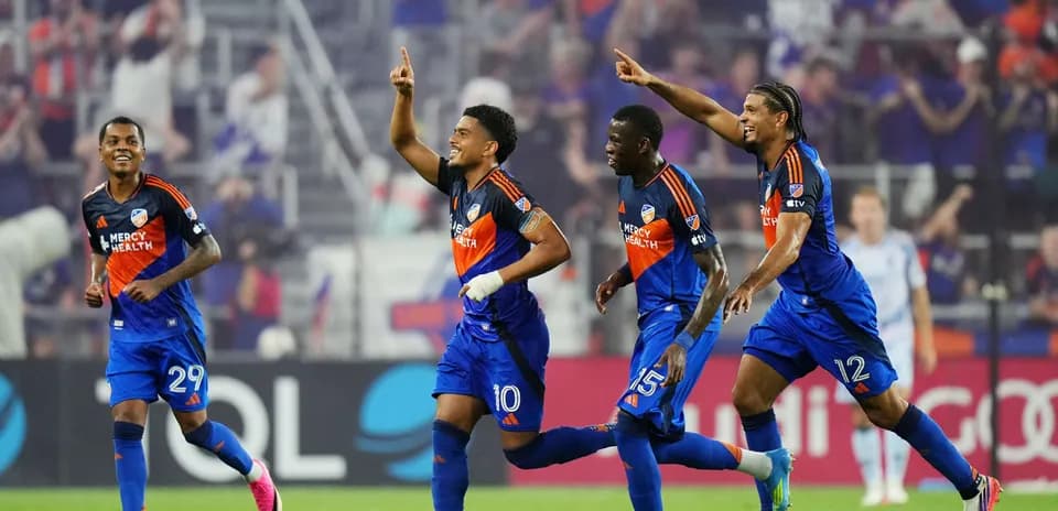 Jugadores de FC Cincinnati celebrando un gol