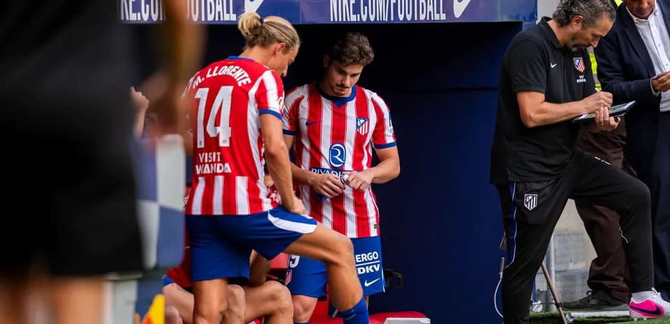 Jugadores de Atlético de Madrid en el banquillo