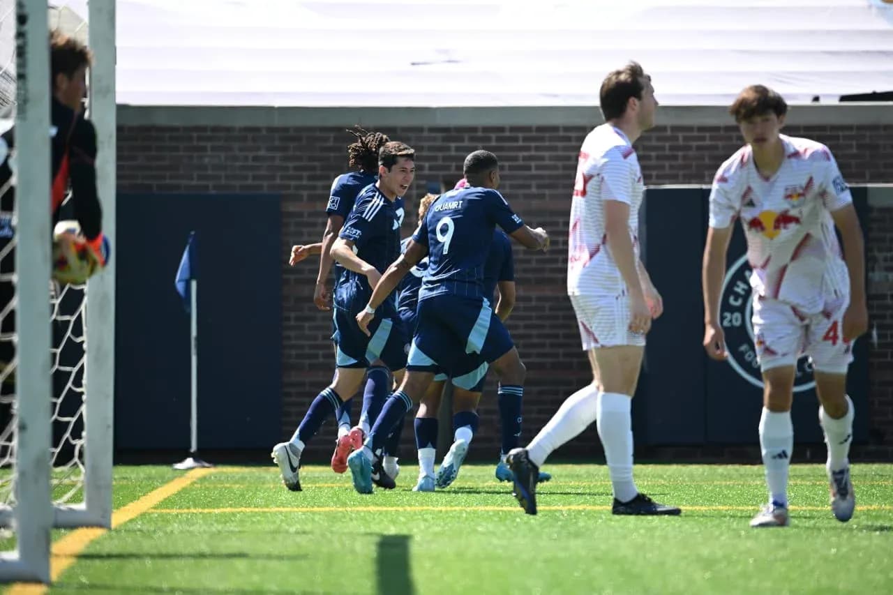 Jugadores celebrando un gol en Chattanooga