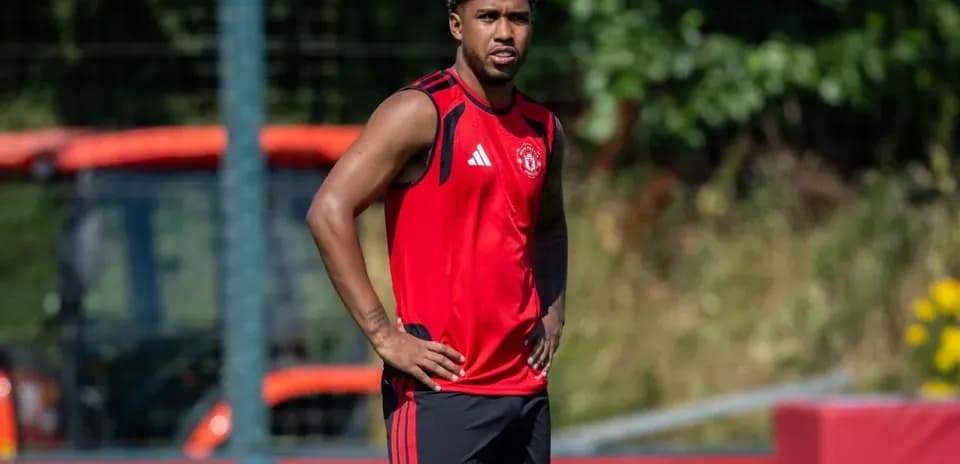 Jugador de Manchester United en sesión de entrenamiento
