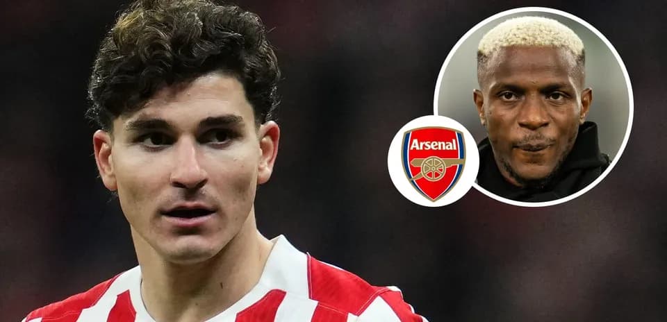 Jugador de Arsenal con camiseta roja y blanca