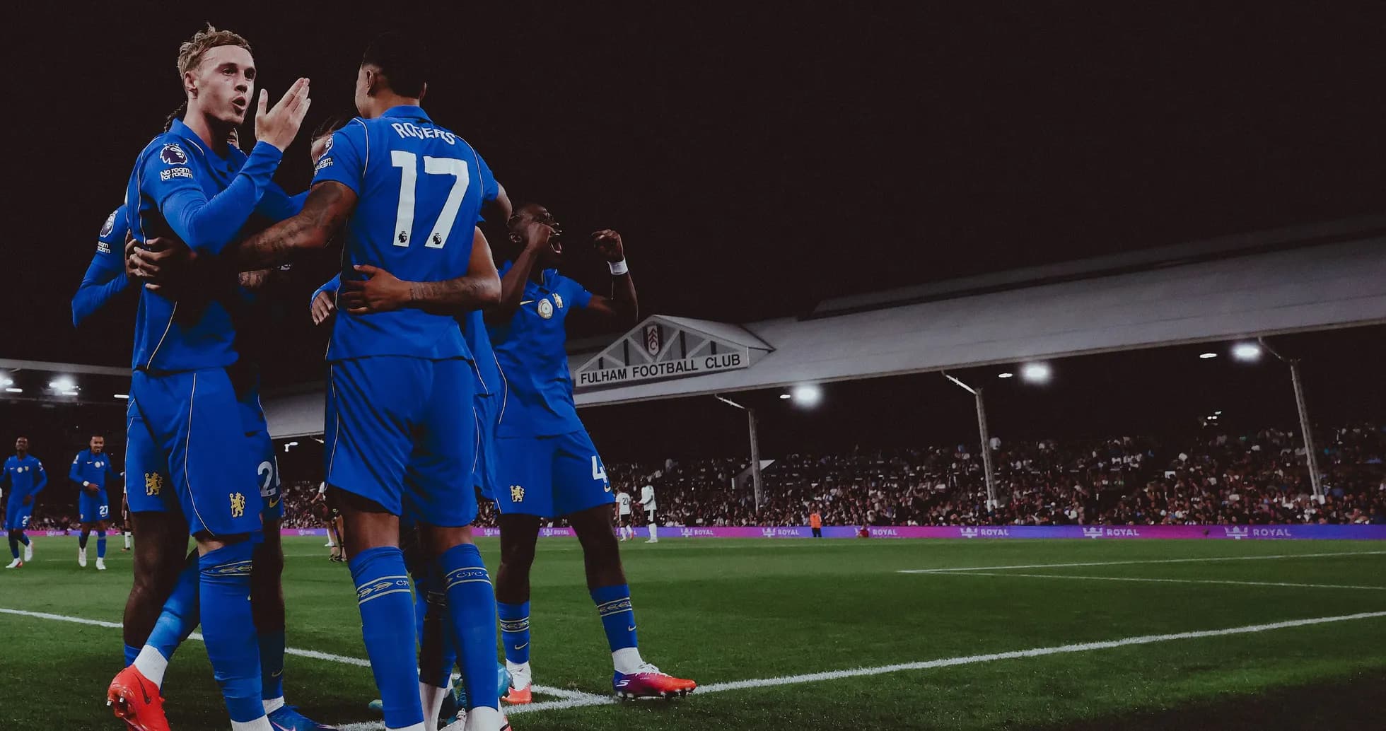 Jugadores celebrando un gol en Fulham Football Club