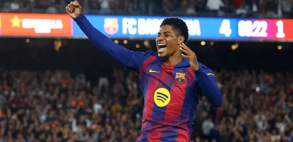 Jugador de Barcelona celebra un gol en el Camp Nou