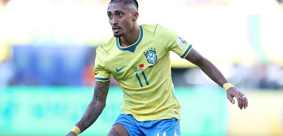 Jugador de Brasil en acción durante el partido