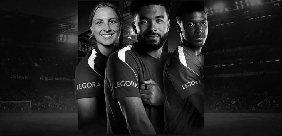 Jugadores de Chelsea FC posando en uniforme