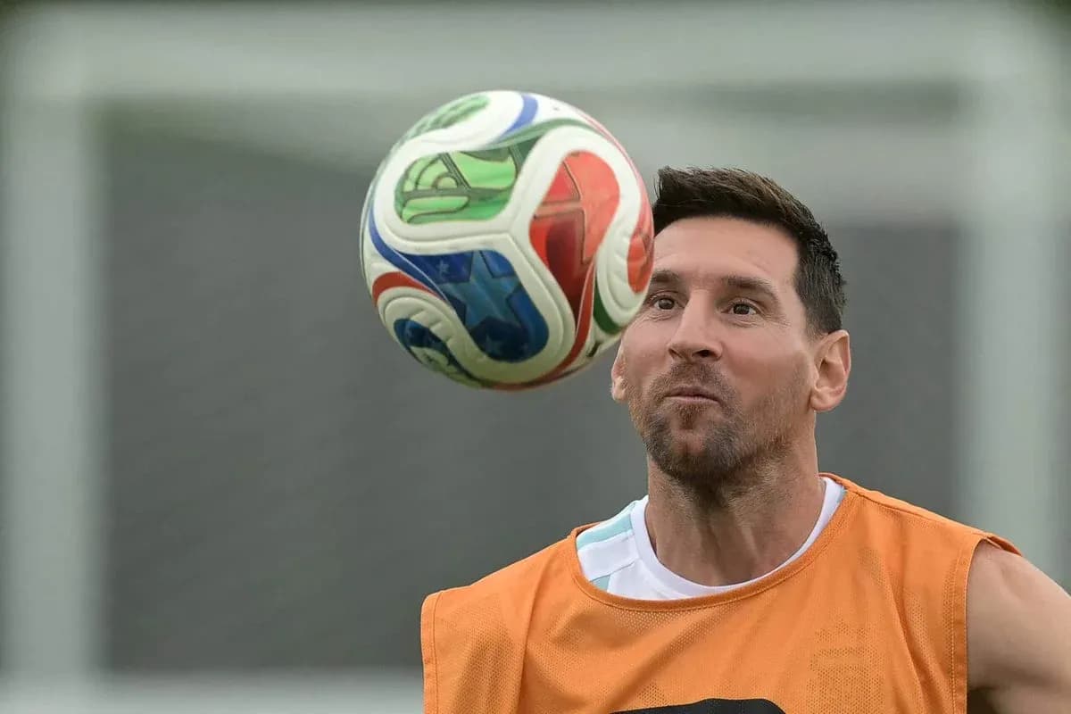 Jugador controlando el balón en entrenamiento