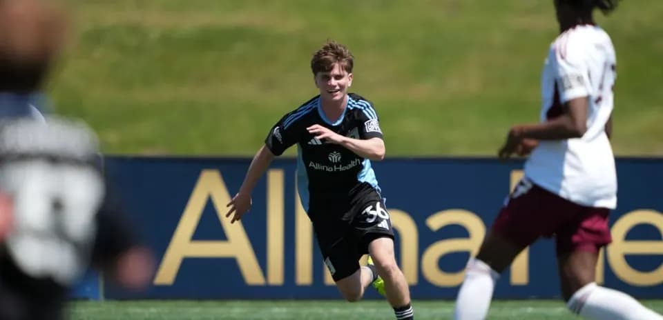 Jugador de Minnesota United II en acción