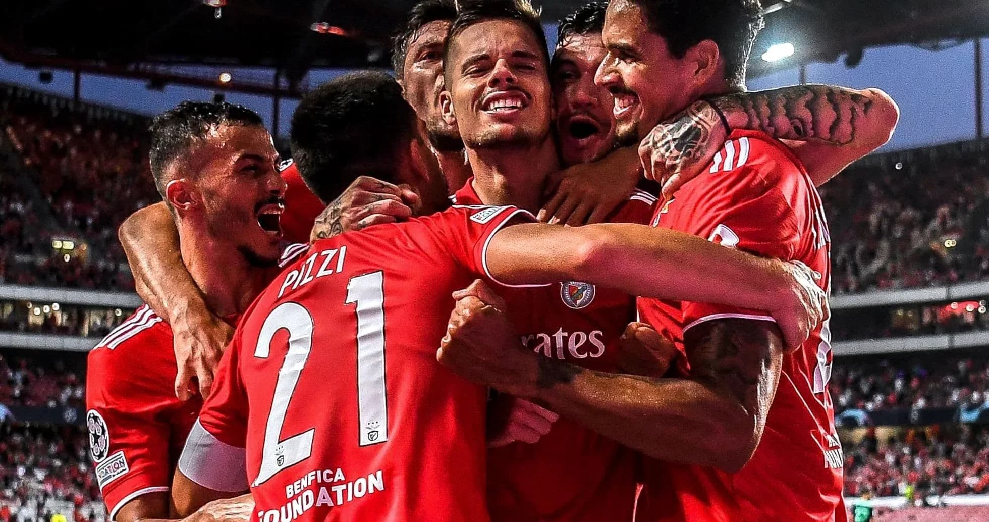Jugadores del Benfica celebrando un gol