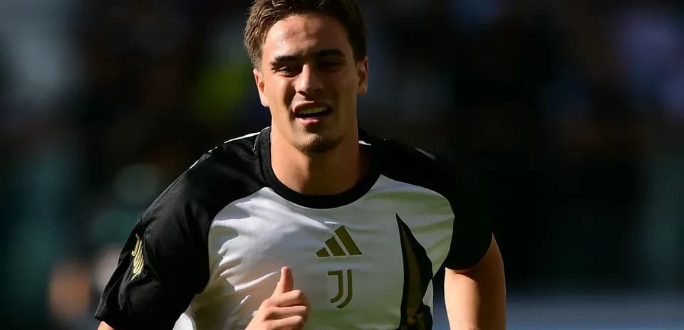 Jugador de Juventus corriendo en entrenamiento