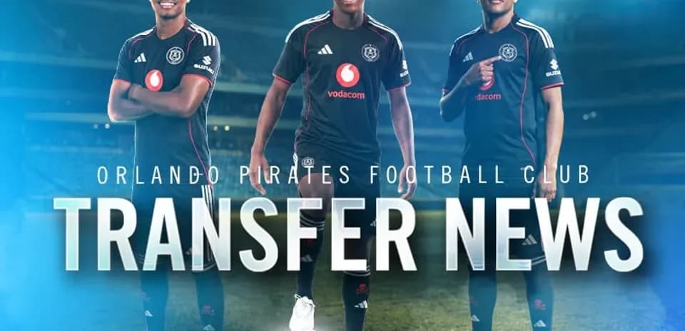 Jugadores de Orlando Pirates con uniforme negro en anuncio