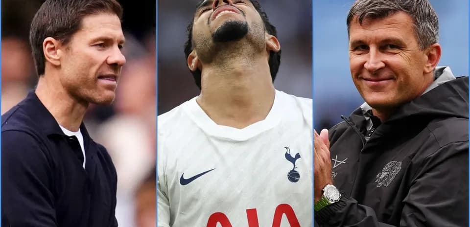 Entrenadores y jugador de Tottenham en el partido