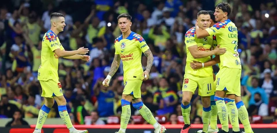 Jugadores de Club América U21 celebrando un gol