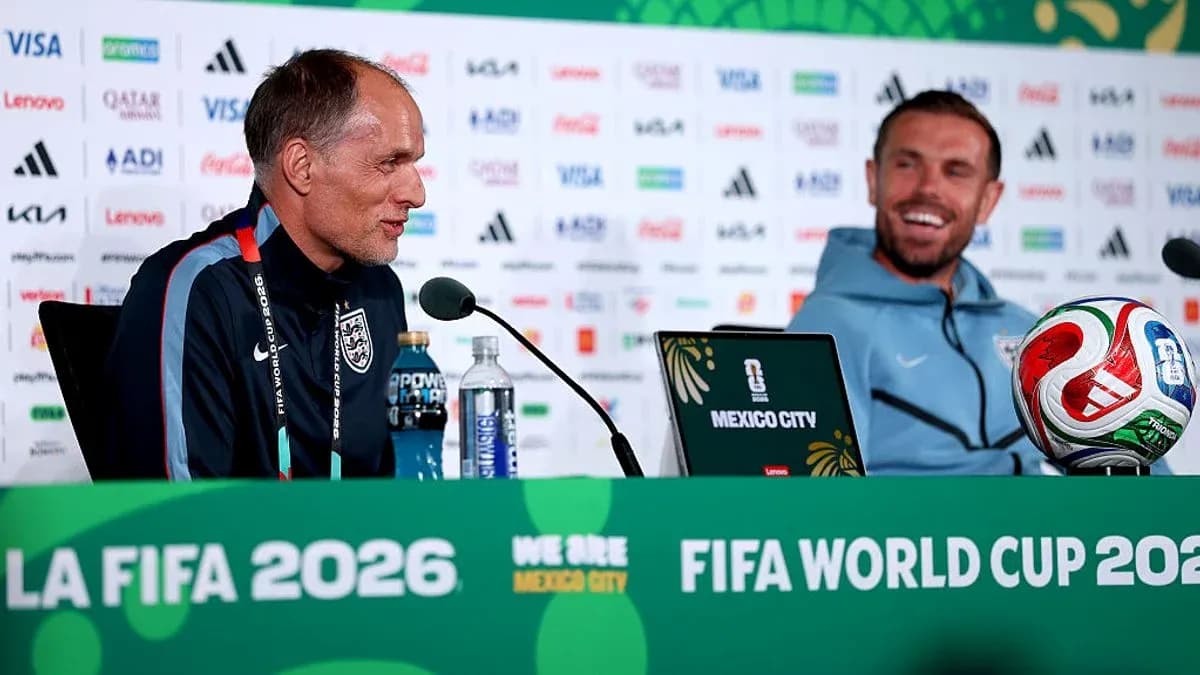 Entrenador y jugador en conferencia de prensa FIFA 2026
