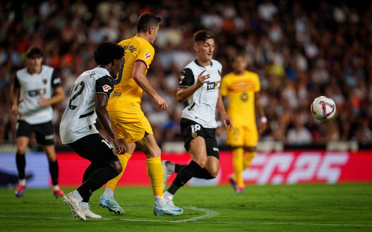 Acción del partido entre Valencia y Barcelona