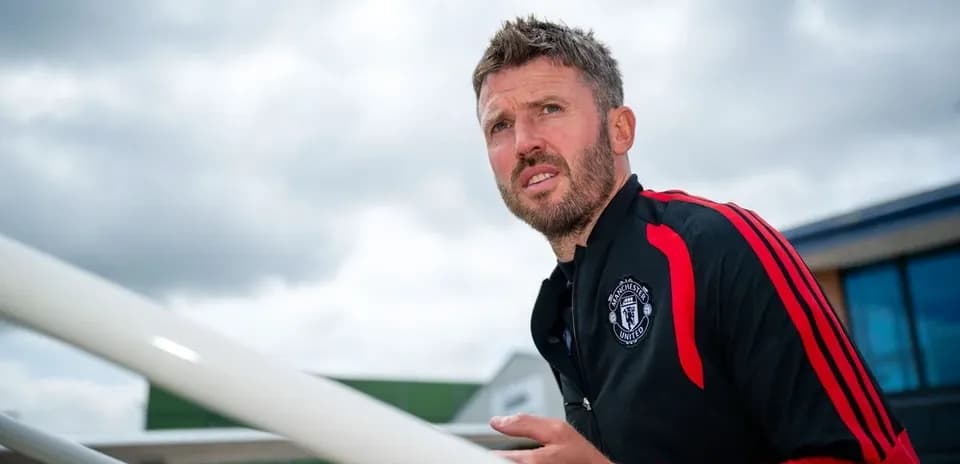 Entrenador de Manchester United en entrenamiento al aire libre