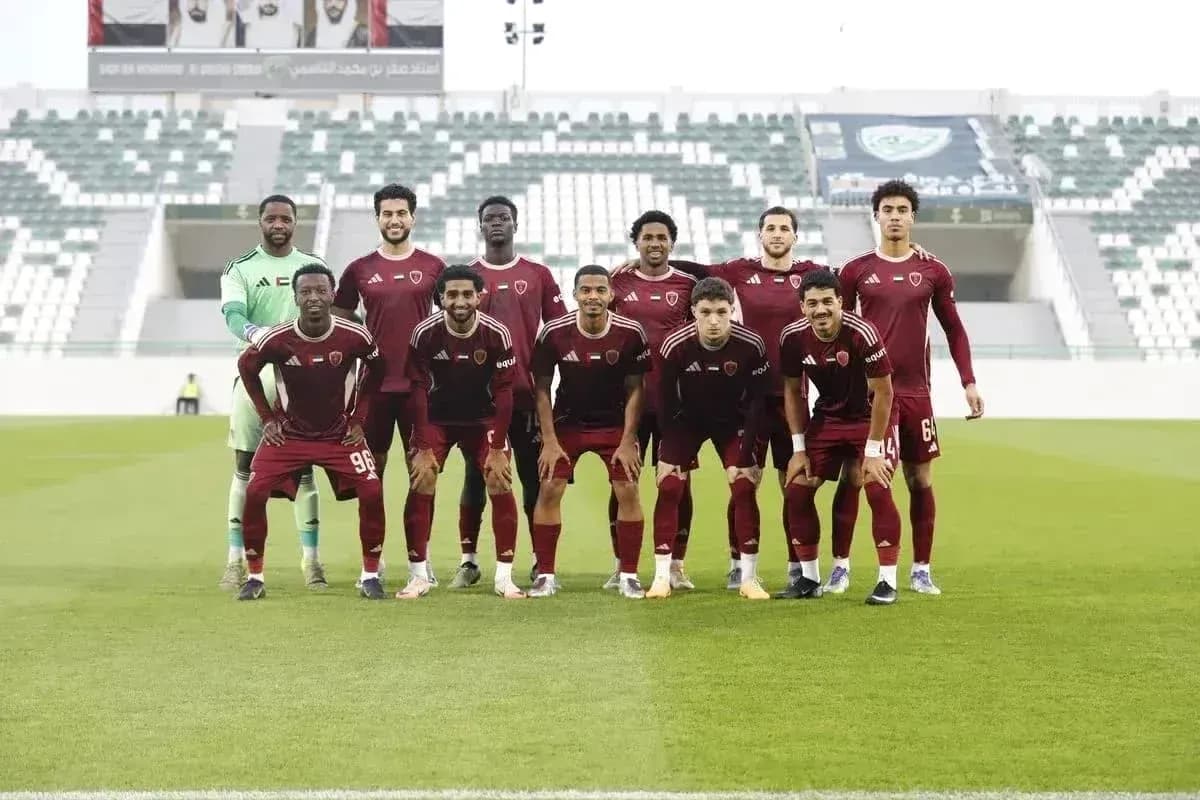 Equipo de Al Wahda U23 en el campo Equipo de Al Wahda U23 en el campo