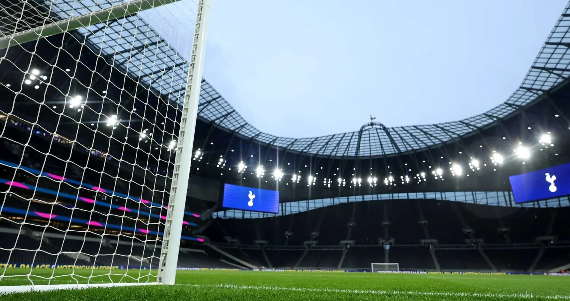 Vista del arco en el estadio de Tottenham