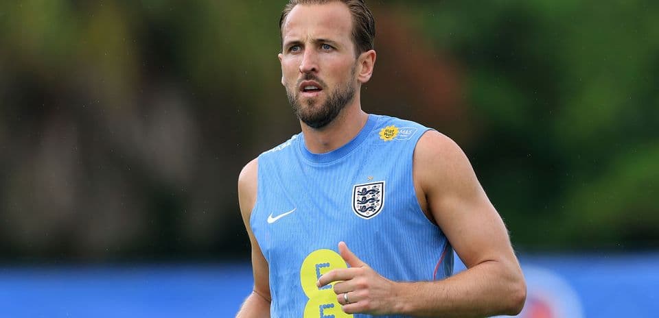 Jugador de Inglaterra entrenando en sesión al aire libre